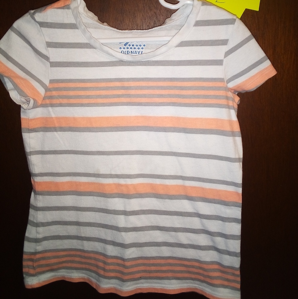 Old Navy t-shirt